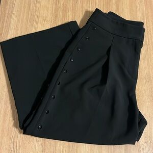 DKNY black wide leg studded cropped pants size 4